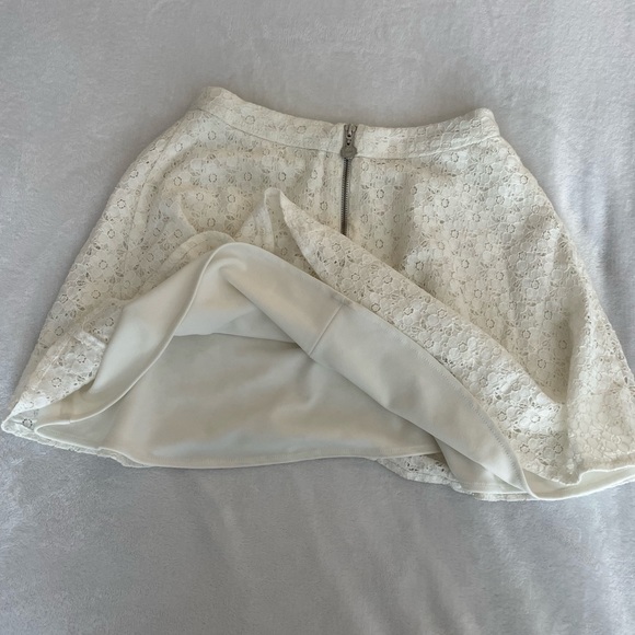White lace circle skirt - L’Amour brand from Macys - thick and lined - SMALL - Picture 3 of 4